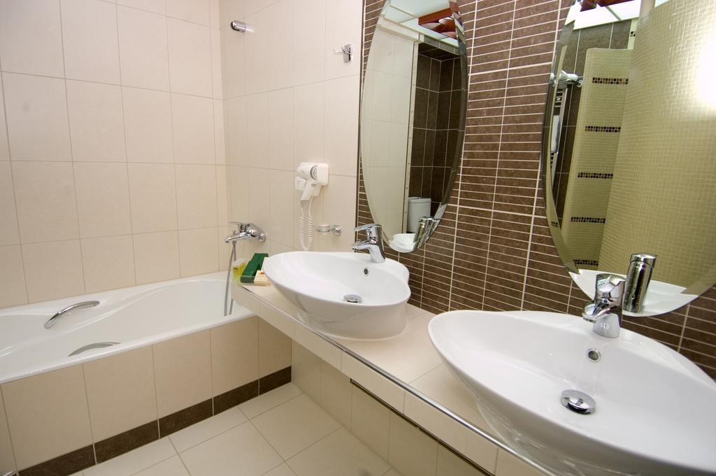 Hotel Aiges Melathron Veria  Bagian luar foto