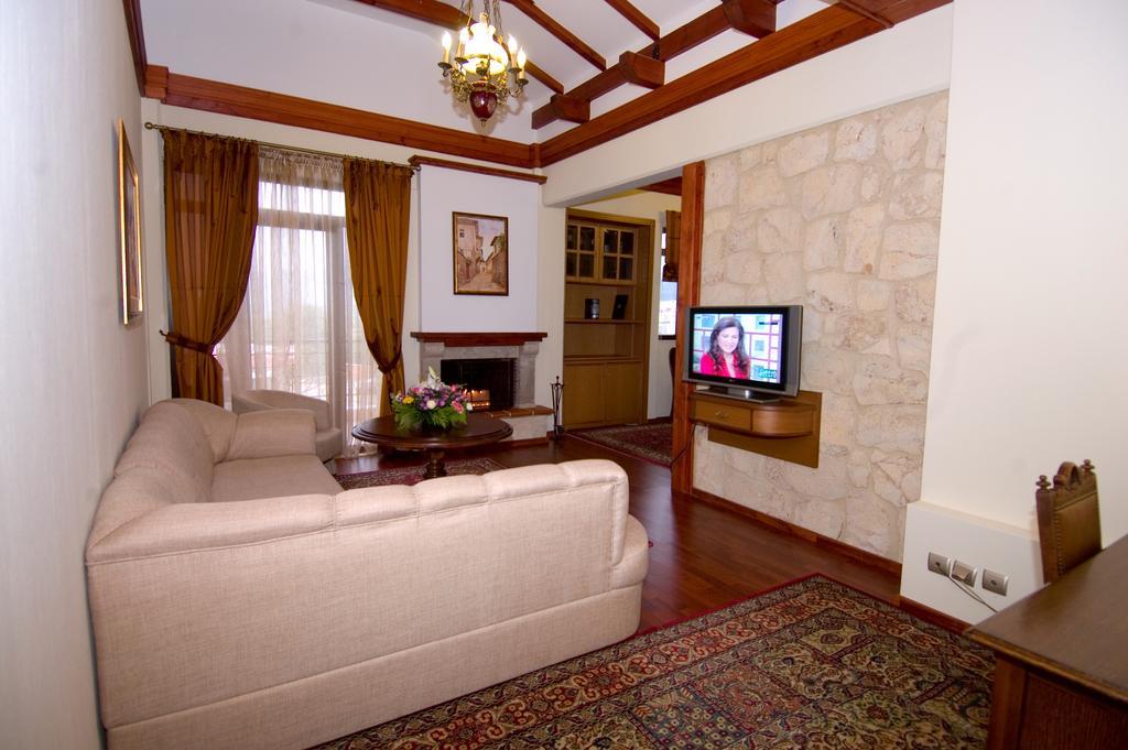 Hotel Aiges Melathron Veria  Bagian luar foto